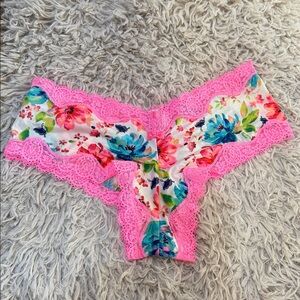 NWT VTG Victoria’s Secret Cheeky Pink Lace Floral Butterflies Small